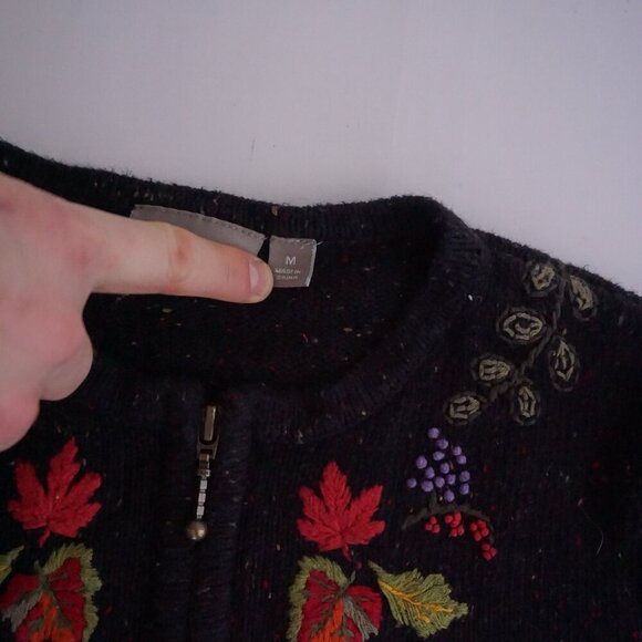 Vintage Craft & Barrel Black Zip-Up Knit Cardigan Embroidered Grapevine Fruit M - Picture 12 of 12